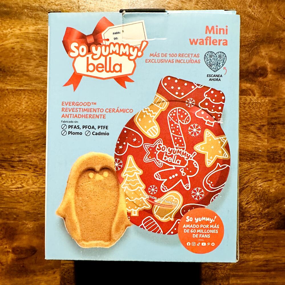 So Yummy Bella Penguin Waffle Maker Mini 4" Waffles Ceramic Nonstick Red Cover